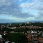 Apt 2 quartos, próximo à praia e ao Shopping