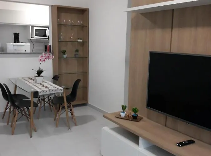 Apt 2 quartos, próximo à praia e ao Shopping